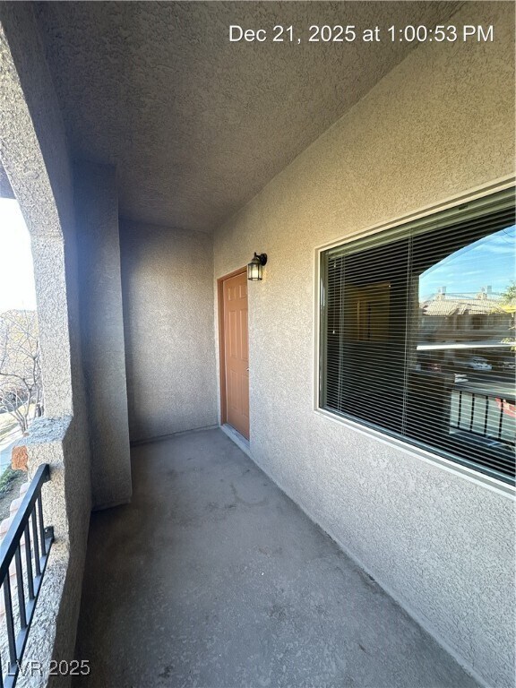 Building Photo - 7701 W Robindale Rd