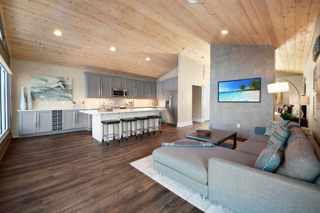 Building Photo - 135 Misty Cove Ln