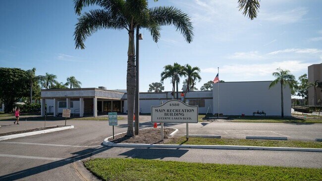 Building Photo - 4640 Lucerne Lakes Blvd W