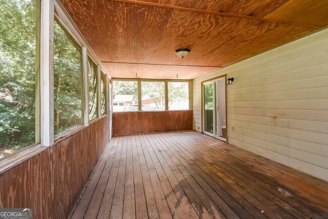 Building Photo - 1012 Hicksmil Dr SW