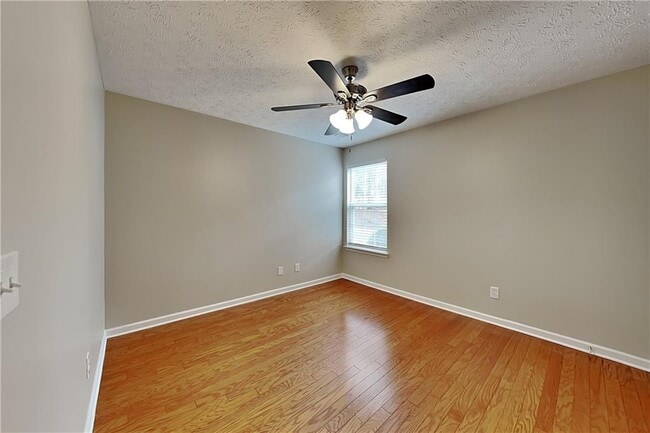 Building Photo - 139 Autumn Creek Dr