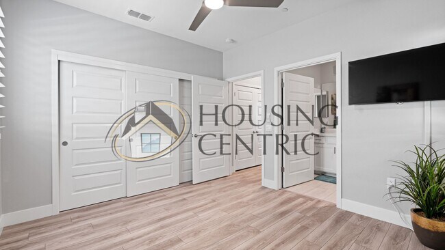 Building Photo - Gorgeous 1-Story Solar Home in Highly Pres...