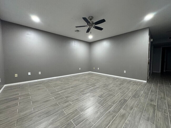 Building Photo - ***303 Southland Street***