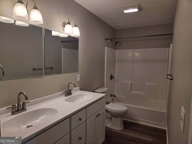 Building Photo - 311 Jerriel St