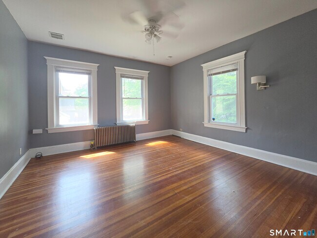 Building Photo - 805 Edgewood Ave
