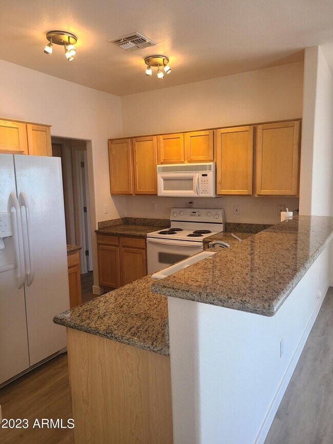 Building Photo - 16616 E Gunsight Dr