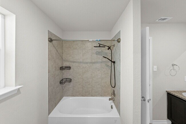 Building Photo - SOLAR Powered Home for Utility Savings! 1 MONTH FREE RENT WITH 20 MONTH LEASE!