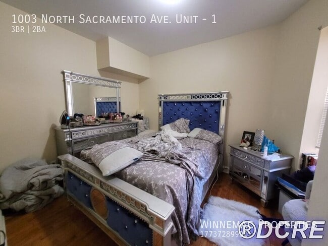 Building Photo - 1003 N Sacramento Ave