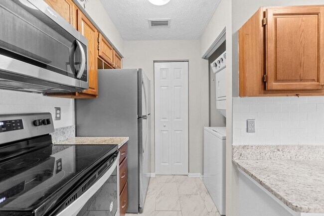 Building Photo - Amazing 2 Bedroom Rental