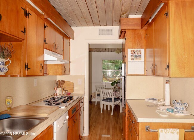 Building Photo - 1345 Orange Cir S