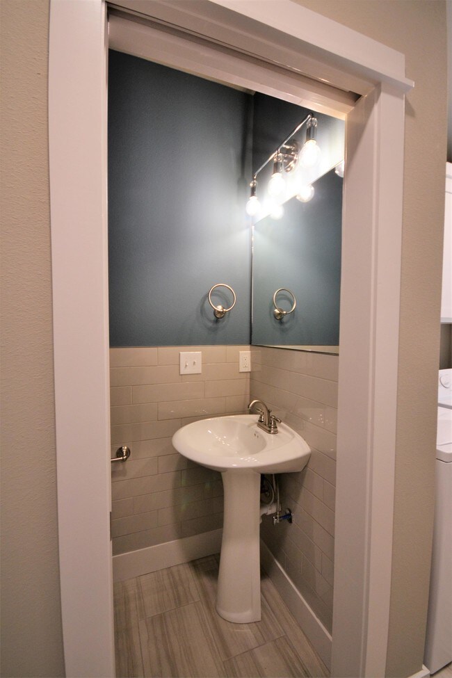 Building Photo - 2019 S Florida Way