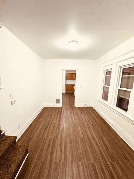 Building Photo - 96-98 Durnan St