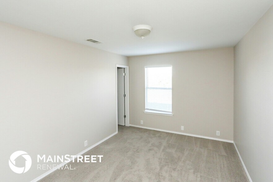 Building Photo - 707 River Run Dr