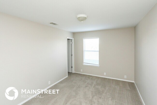Building Photo - 707 River Run Dr