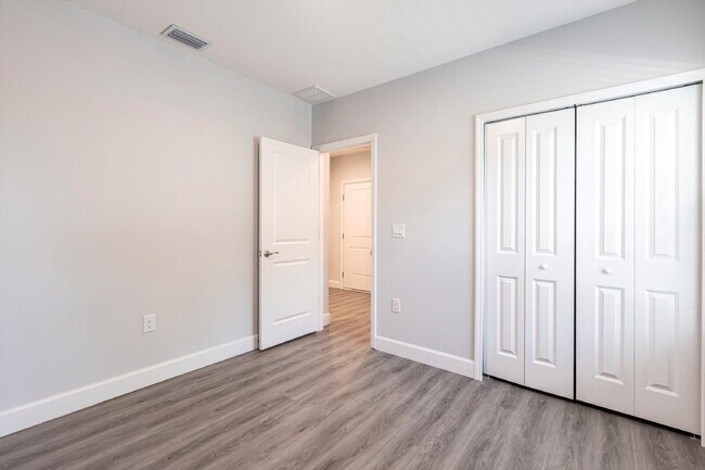 Building Photo - BRAND NEW Construction, 3 bed / 2 bath Ren...