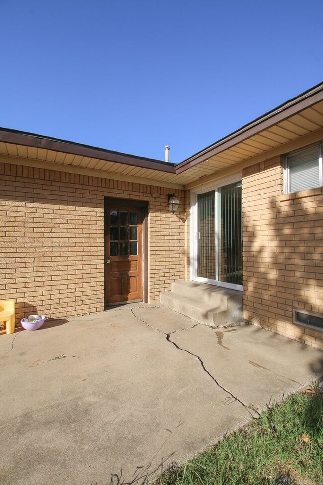 Building Photo - 3-Bedroom Home with Yard in East Tulsa – Ready Mid May!