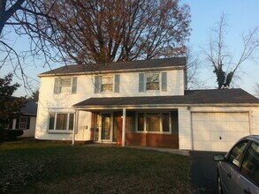 Building Photo - 37 Pembrook Ln
