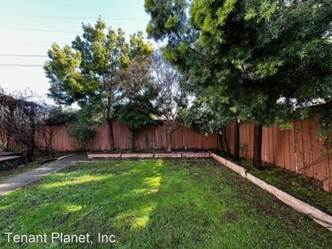 Building Photo - 3 br, 2 bath House - 1550 Magpie Ln