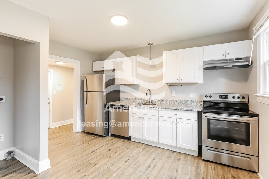 Building Photo - 565 Alamo St