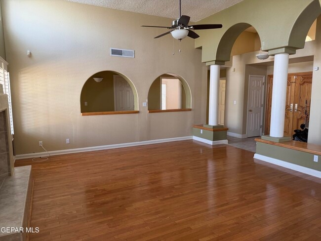 Building Photo - 917 Tecate Pl