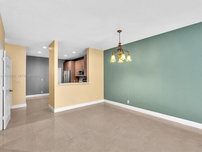 Building Photo - 3878 Tree Top Dr