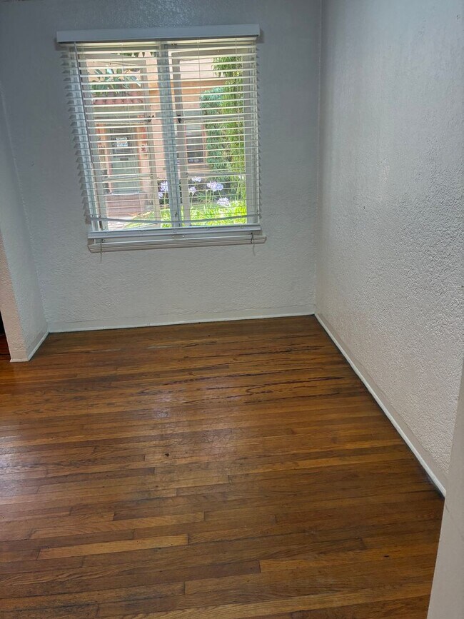 Building Photo - Charming 1-Bedroom Apartment in Bankers Hill!