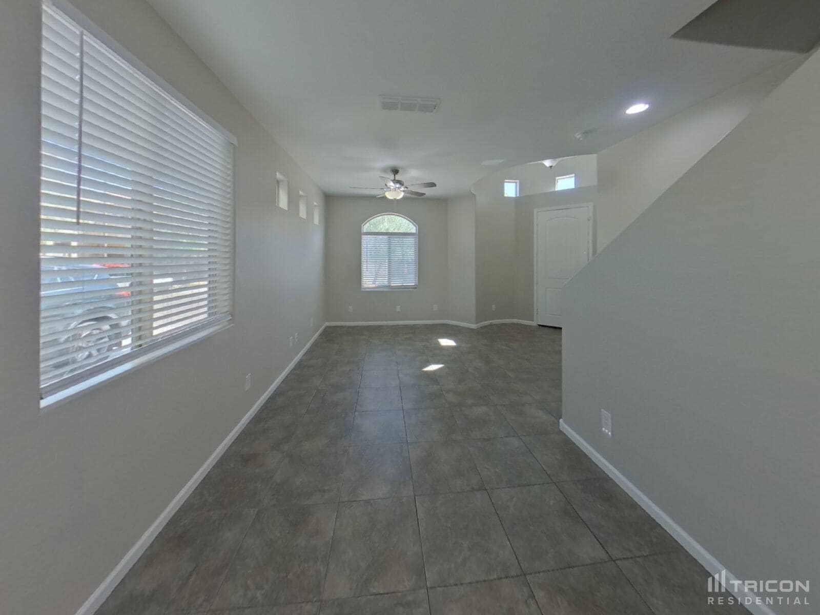 Building Photo - 10336 W Devonshire Ave