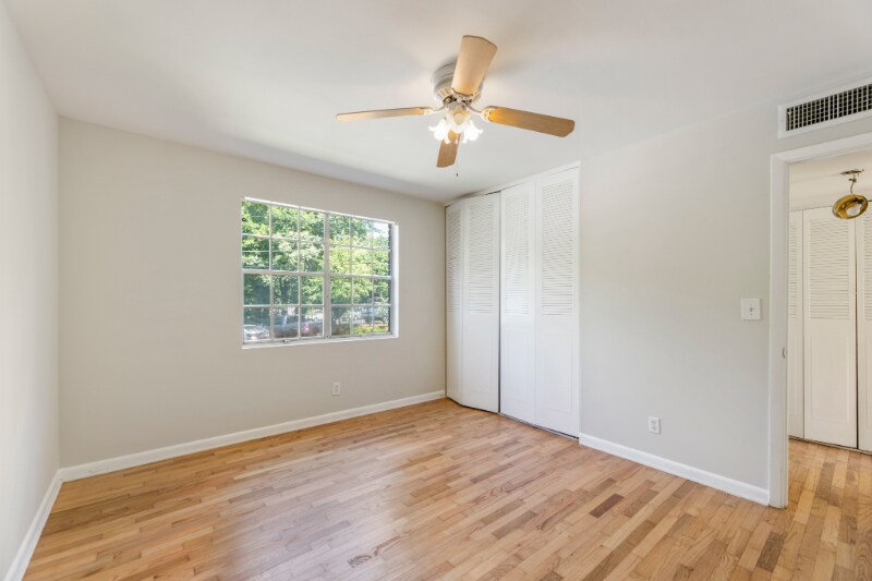 Building Photo - 1380 Church St