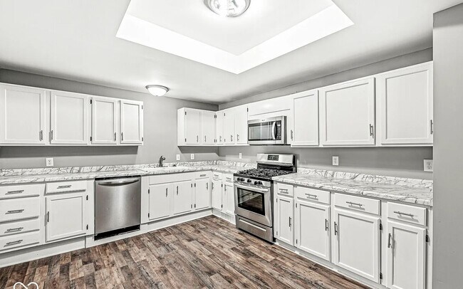 Building Photo - 841 Birch Ave