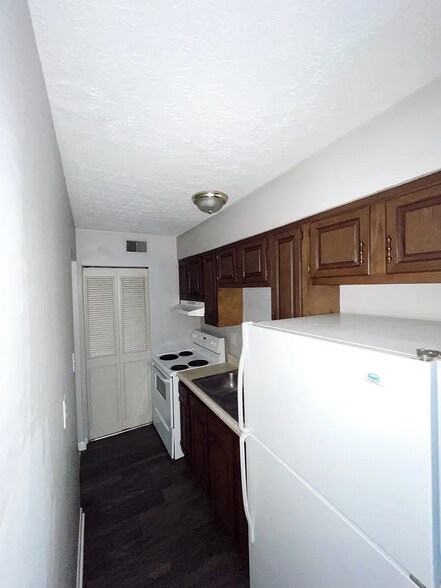 Building Photo - 4818 S 3rd St