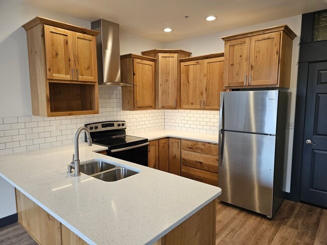 Building Photo - Genevieve Suites
