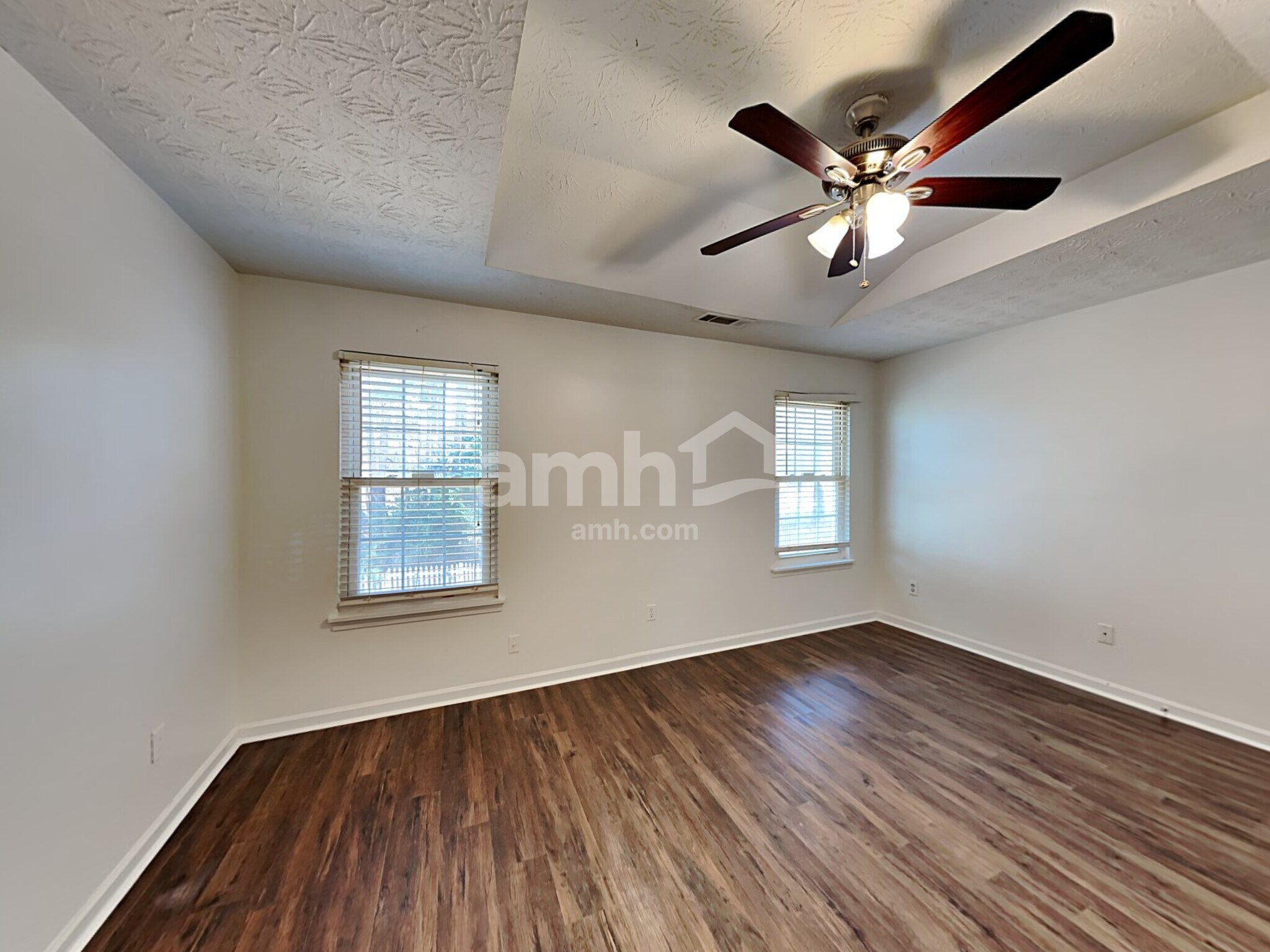 Building Photo - 200 Deer Walk Dr