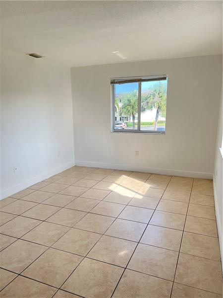 Building Photo - 2185 NW 16th Terrace