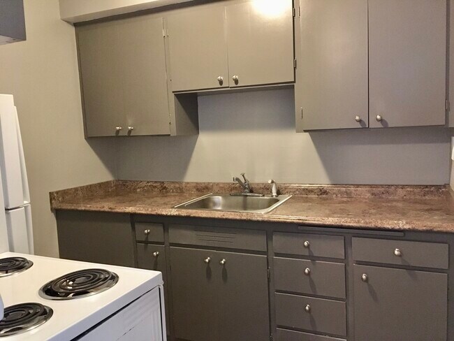 Building Photo - 2727 NE 125th St