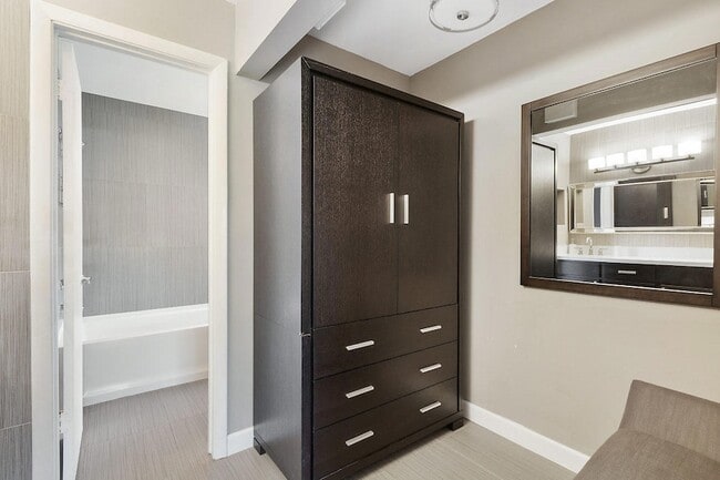 Building Photo - 13115 Belhaven Ct