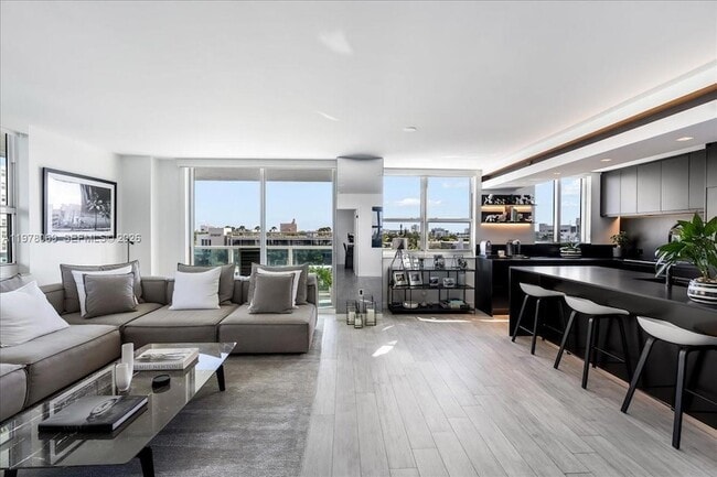 Building Photo - 650 West Ave