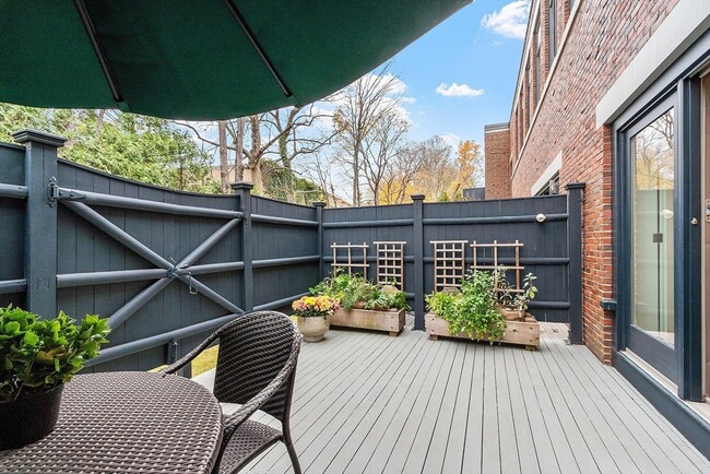 Building Photo - 100 Keyes Rd