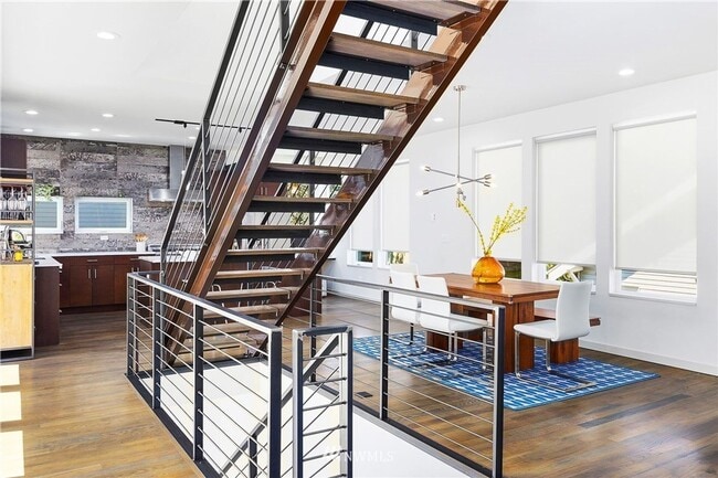 Building Photo - Modern & Chic Ballard Stand-Alone Home Nea...