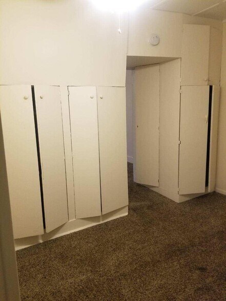 Building Photo - 560 Walnut St