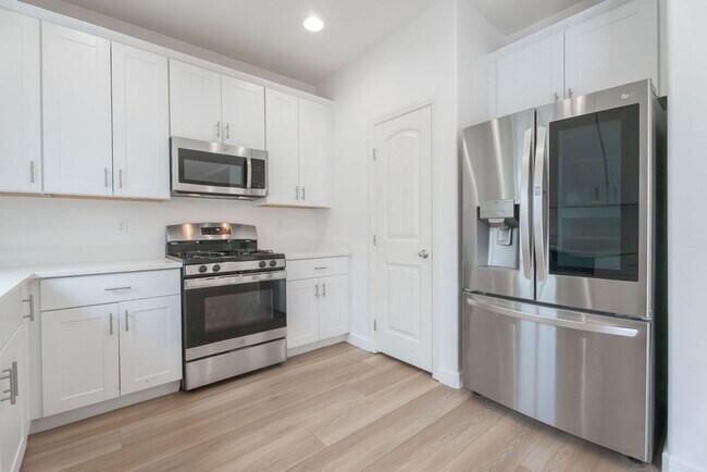 Building Photo - 5474 Enchanted Rose St