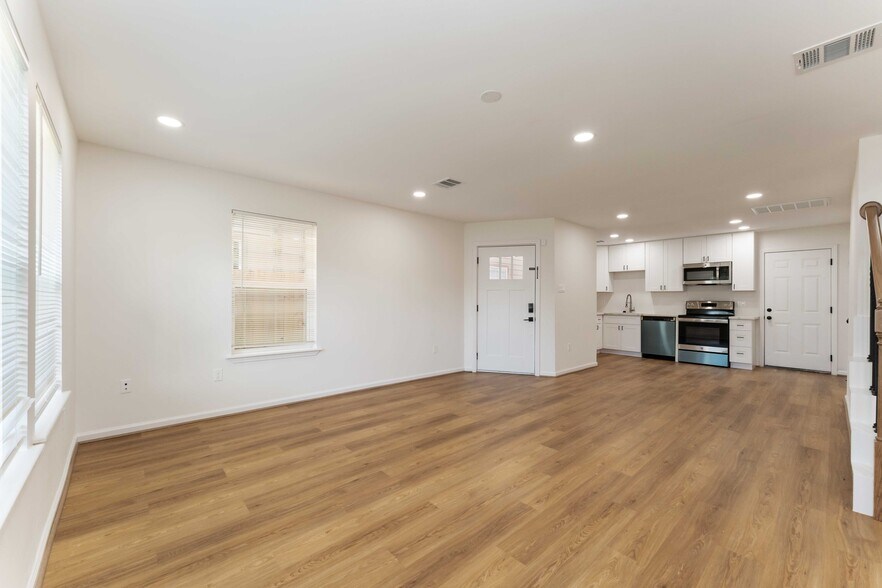 Building Photo - 9915 Porto Rico Rd