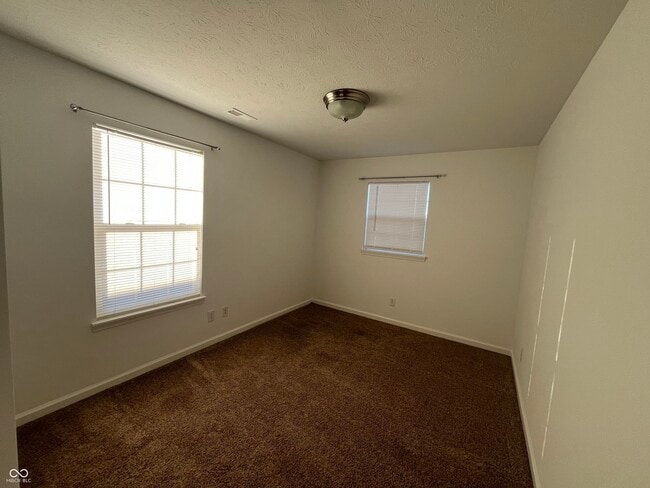 Building Photo - 857 Hildebrand Dr