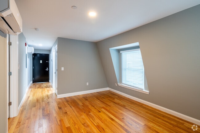 1BR, 1BA - 650SF - Unit 4 - Living Room - 57 Peters Place