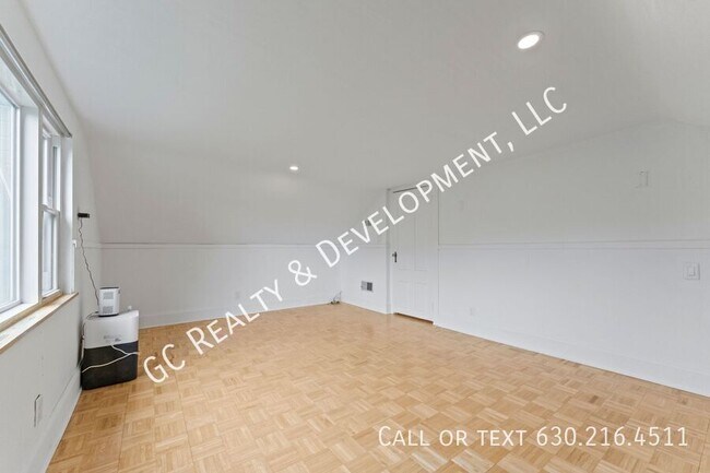 Building Photo - 314 Custer Ave