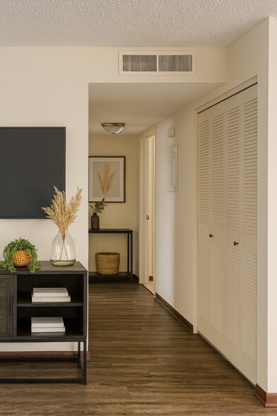 Building Photo - The Dunes Apartments