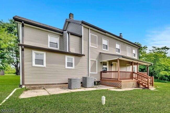 Building Photo - 1712 Linvale Harbourton Rd