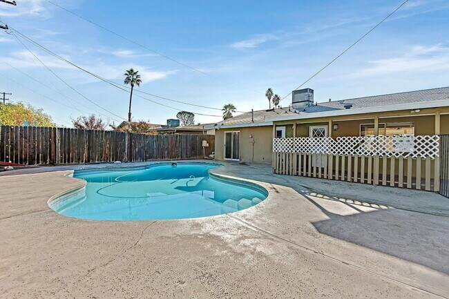 Building Photo - Beautifully Updated 3 Bedroom Home with Pool, Spacious Backyard & 2-Car Garage!