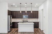 Building Photo - 2215 Adena Spgs Dr