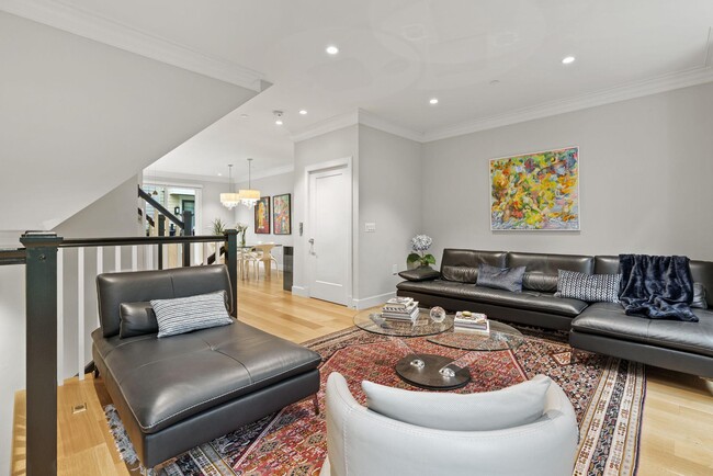 Building Photo - 1520 16th Ct N