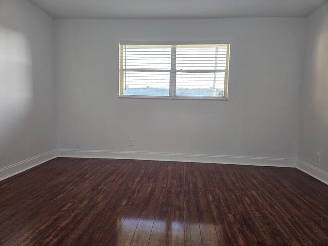 Building Photo - 8000 S Colony Cir